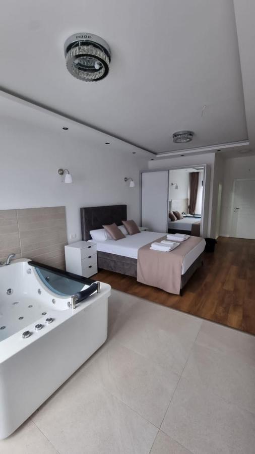 Elan Luxury Apartments & Rooms Plav Exteriör bild